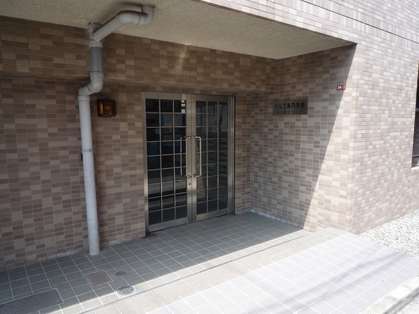 ドルフ高円寺南 エントランス