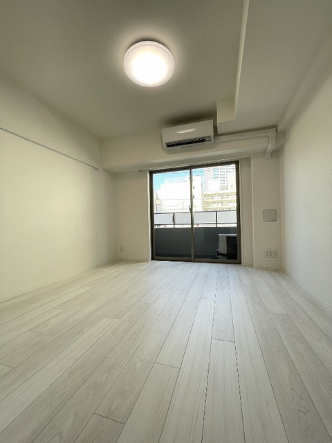 ガーラ・クレスタ横濱関内 ゆったり過ごせる居間です