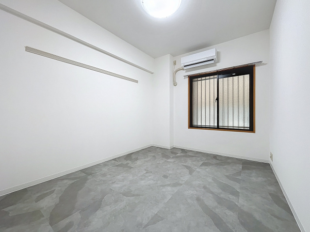 サングレイス小机204号室 洋室