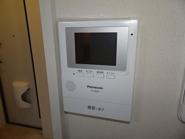 エルシオン富岡101号室 カメラ付インターホン