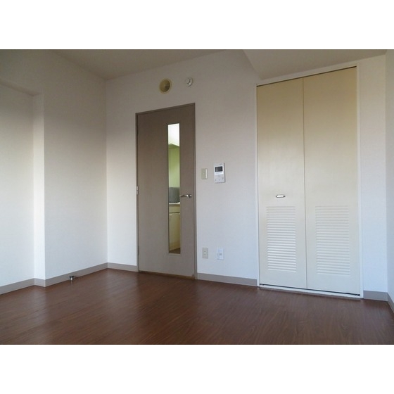 ソレイユ駒沢 洋室