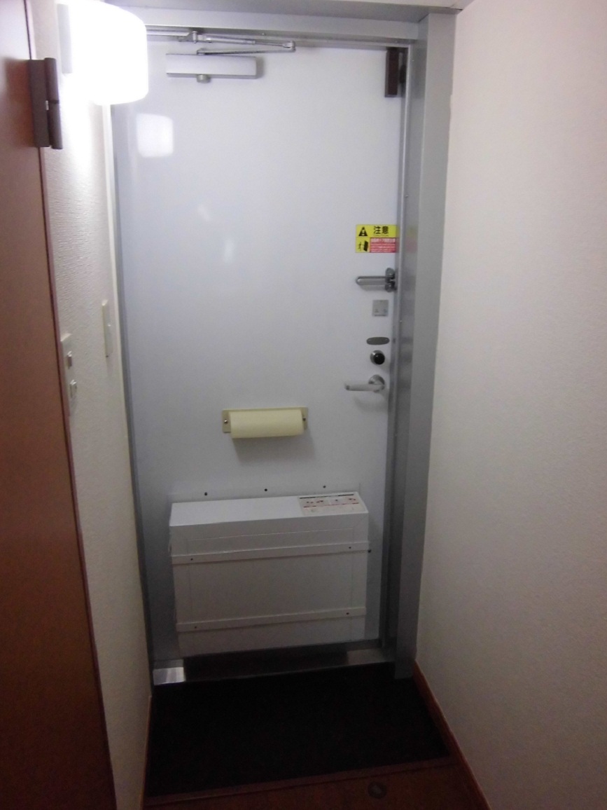 レオパレスディアコート 玄関