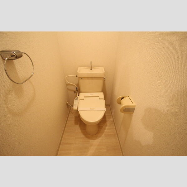 フラワーフィールドマンション トイレは温水洗浄暖房便座