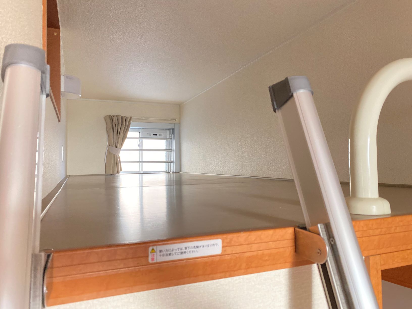 レオパレスハロー越谷203号室 ロフト