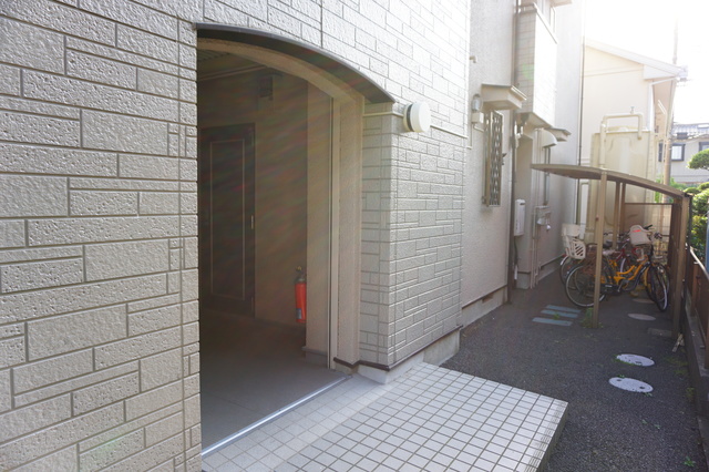 徳重コーポラス0102号室 エントランス