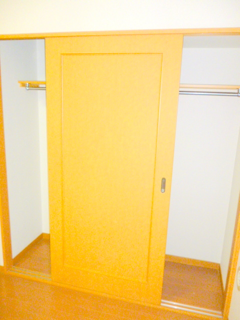 レオパレスＮＯＳＥ クローゼット