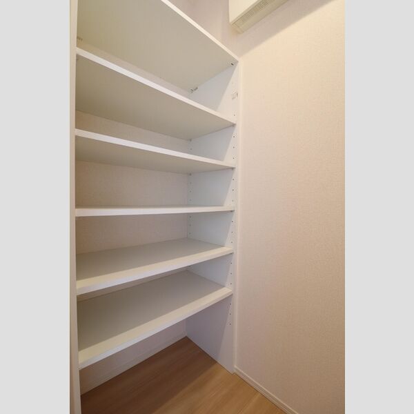 サニーフラット 収納