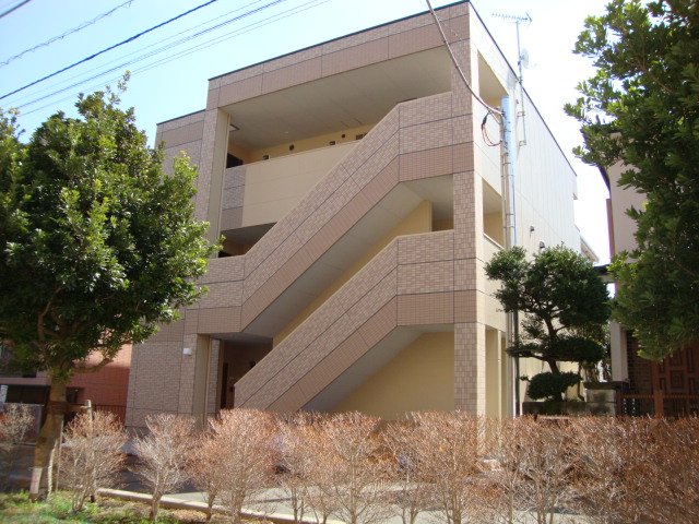 ラ・カヨーサ 外観写真（昼）