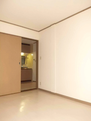 シャーロックホームズ横浜0103号室 リビング