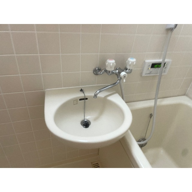 エクセレント三ツ沢B棟203号室 内観