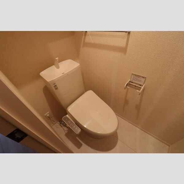 AXIS松戸 トイレ　温水洗浄暖房便座