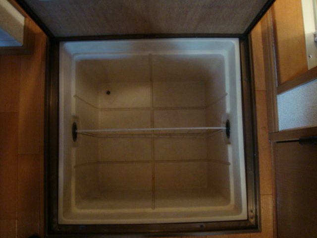 新道ハイツ 床下収納