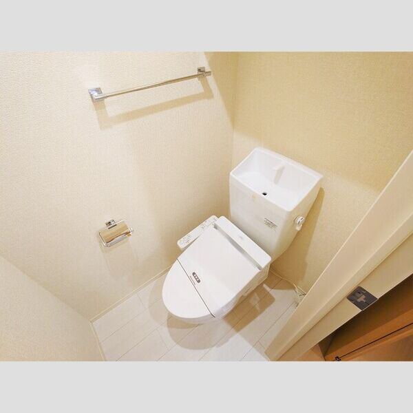 アルシオーネ101号室 温水洗浄暖房便座