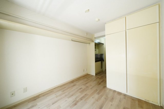 ユースピア大倉山5階 同建物別部屋の参考画像