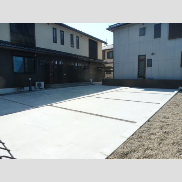 葵鈴(キリン) 駐車場
