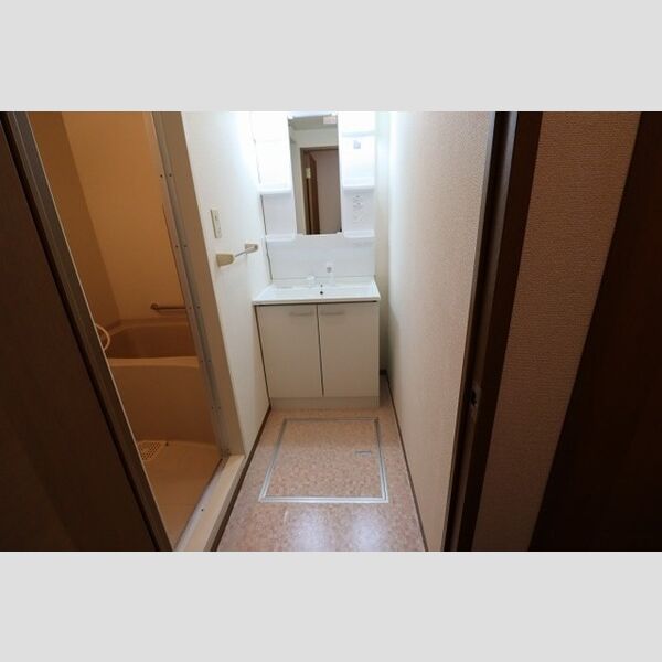 ウエストアローム 洗面室