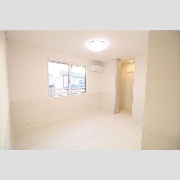 D-KISARIA　EⅠ202号室 洋室