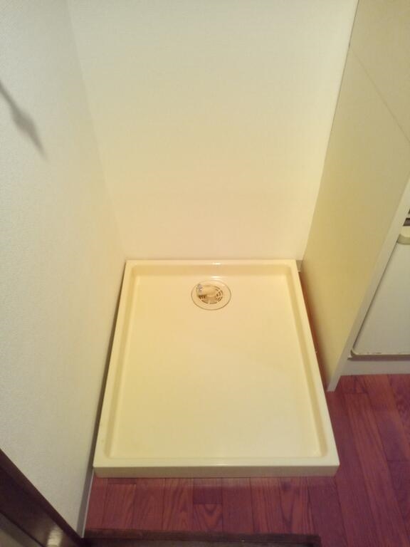 ユタカハイツ相模台 室内洗濯機置場