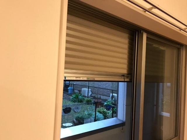 テンダーハウスＡ 窓シャッター