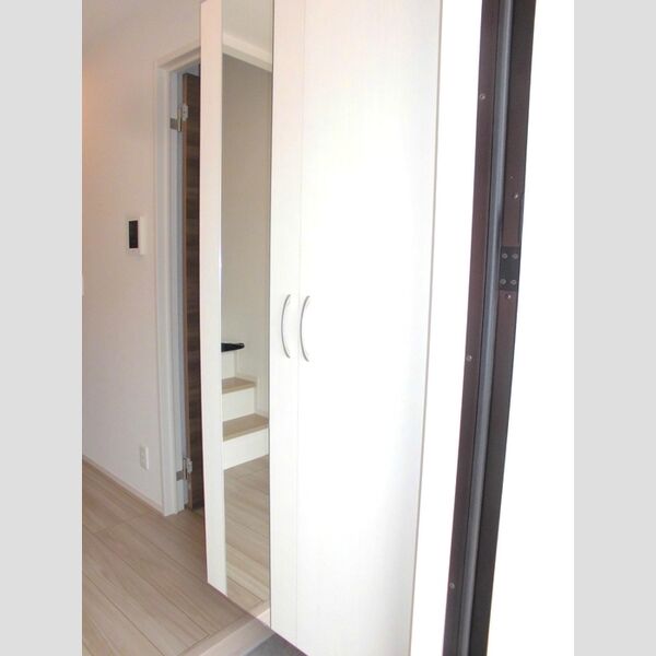 リバーサイド神明 玄関