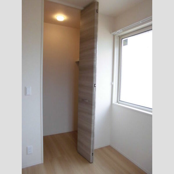 メゾン・ド・ノール おおたか クローゼット