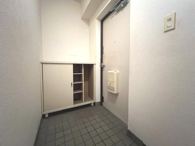 グランメール竹生0102号室 玄関
