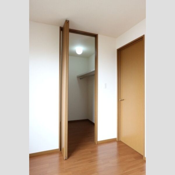 ウィルメゾン 北側洋室　ウォークインクローゼット