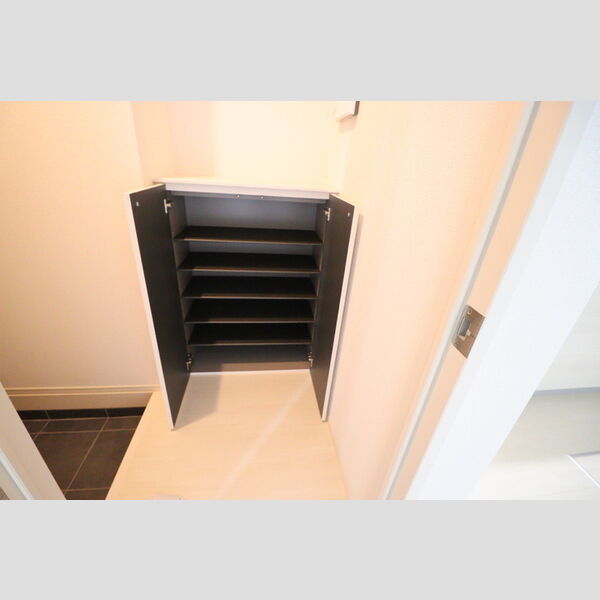 ボヌールK103号室 シューズボックス