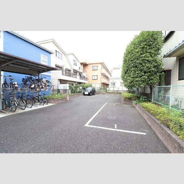 アルエンテ 駐車場