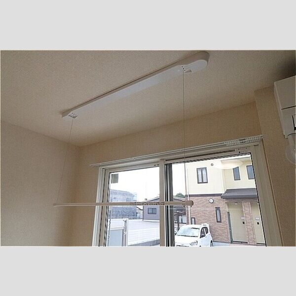 長須賀NTステージ107号室 室内物干し