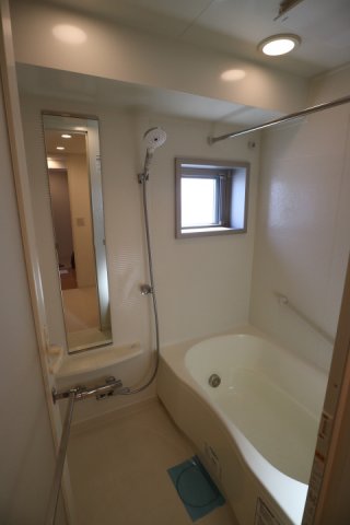 プライムアーバン四谷外苑東1302号室 お風呂