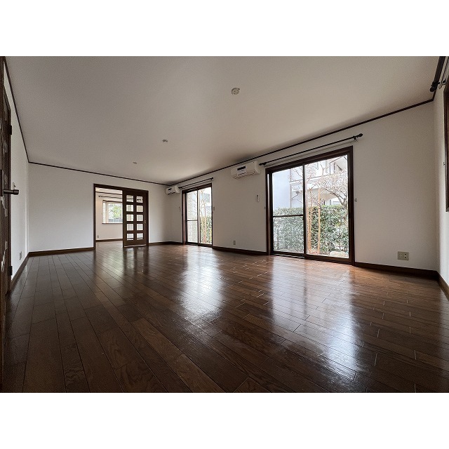 尾山台スクウェア B棟 大きな窓あります♪