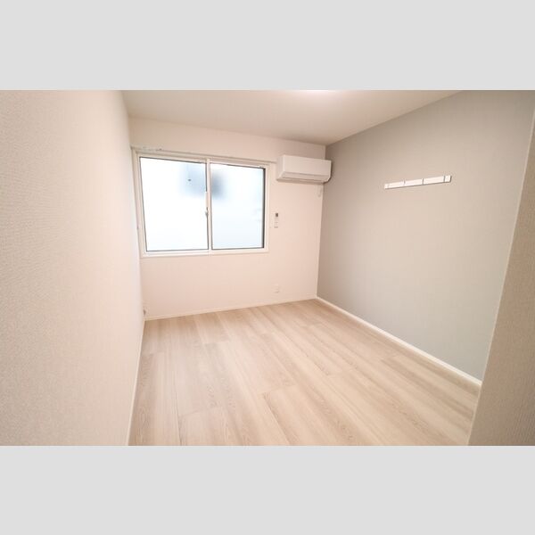 Rエイト・コウヤマ　B202号室 洋室6帖