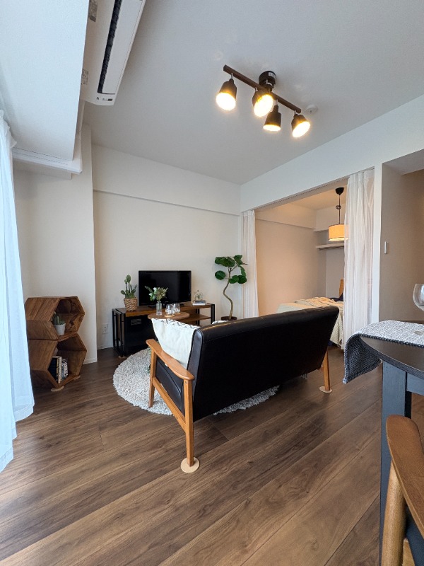 SUNBRIGHT OGIKUBO ※写真は703号室（5号室は反転）