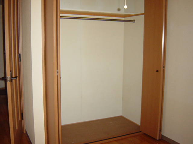 メルヴェール203号室 収納