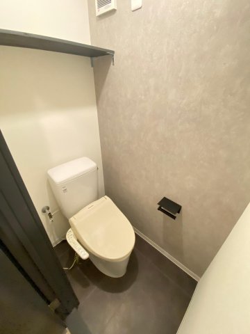 コーポ逆井 温水洗浄便座（新品）付きです。