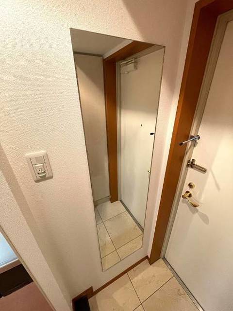 ガラ・シティ横浜西口3階 姿見鏡