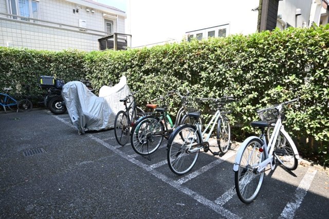 モビーレ等々力3階 駐輪場