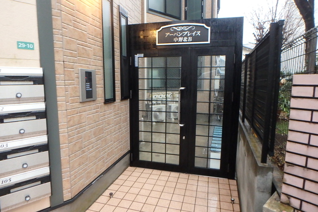 アーバンプレイス中野北Ｂ0201号室 エントランス
