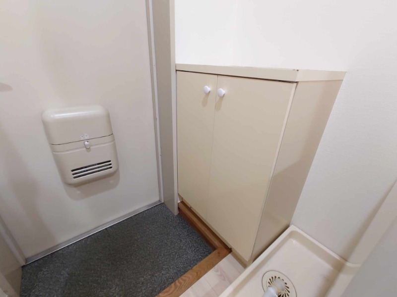 ドゥエル　イースト3階 シューズボックスあります。