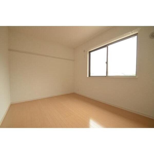 プランドール横濱II リビング