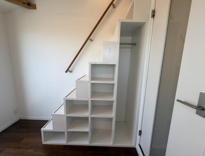 シャトレ生田緑地2F号室 便利な階段収納＆手すり付きでロフトも安心