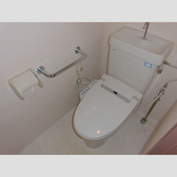 クレドール草加205号室 温水洗浄暖房便座