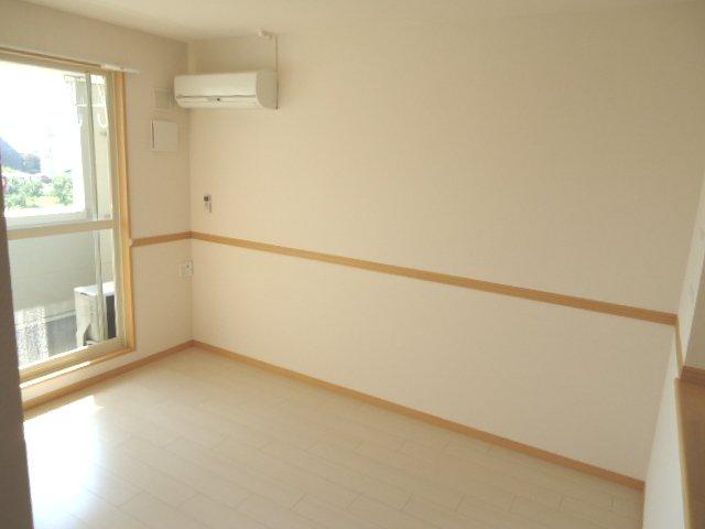 モア　グランディール・エヌ201号室 室内