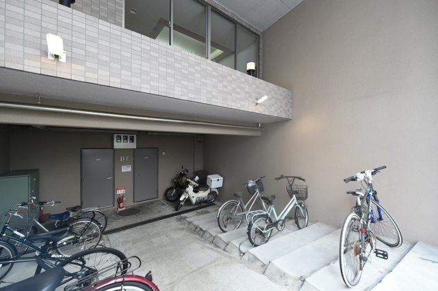 シンシア護国寺2階 駐輪場