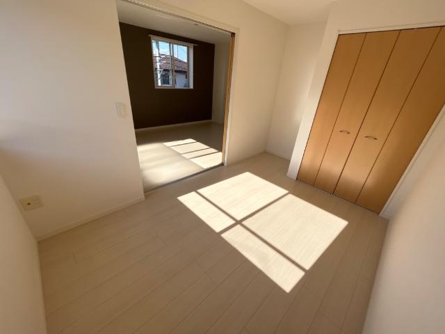 Ｍａｊｅｓｔｉｃ　ｇａｒｄｅｎ 洋室