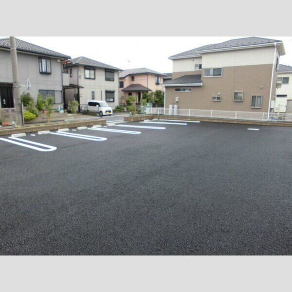 グランフォート101号室 駐車場