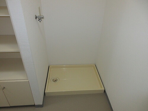 テレパレス船橋三咲Ａ棟4階 洗濯パン　※2025年10月撮影