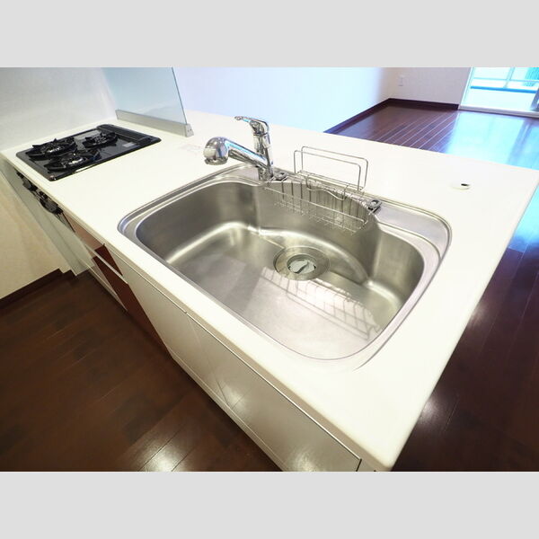 ロイヤルパークス梅島 ディスポーザー付システムキッチン