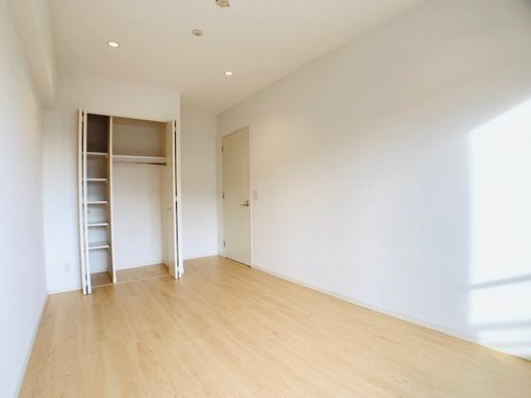 アパートメンツ東山5階 リビング